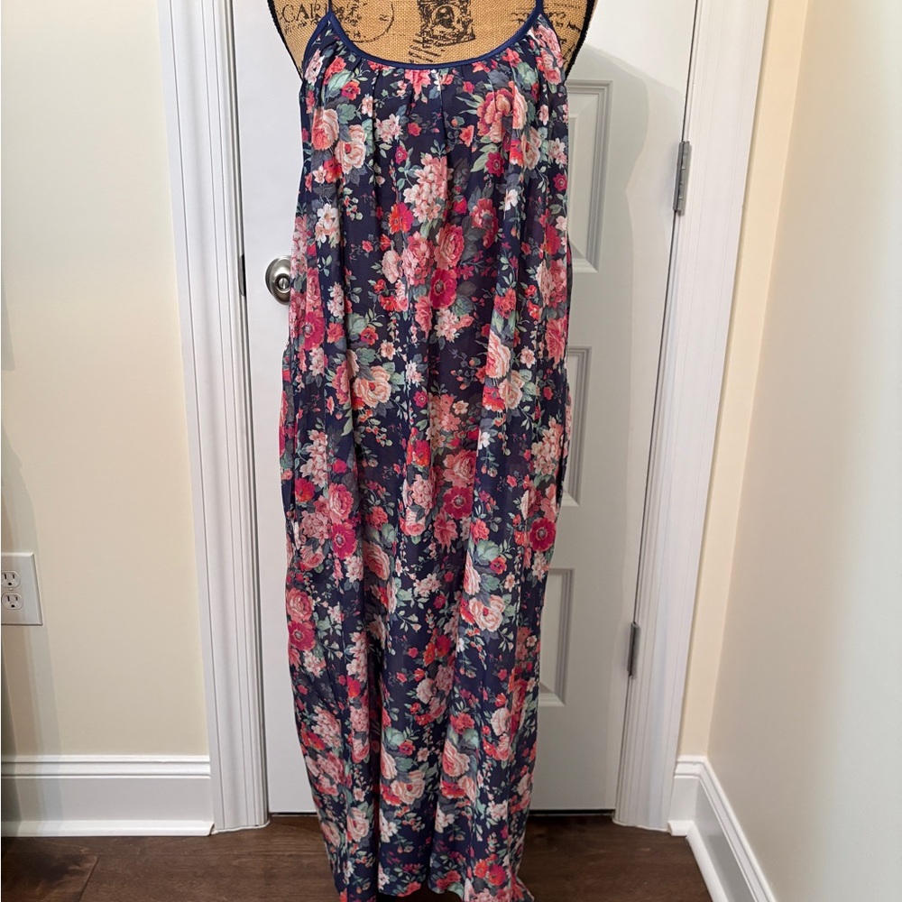 Papinelle Women's Robe and nightgown set. - Picture 4 of 16